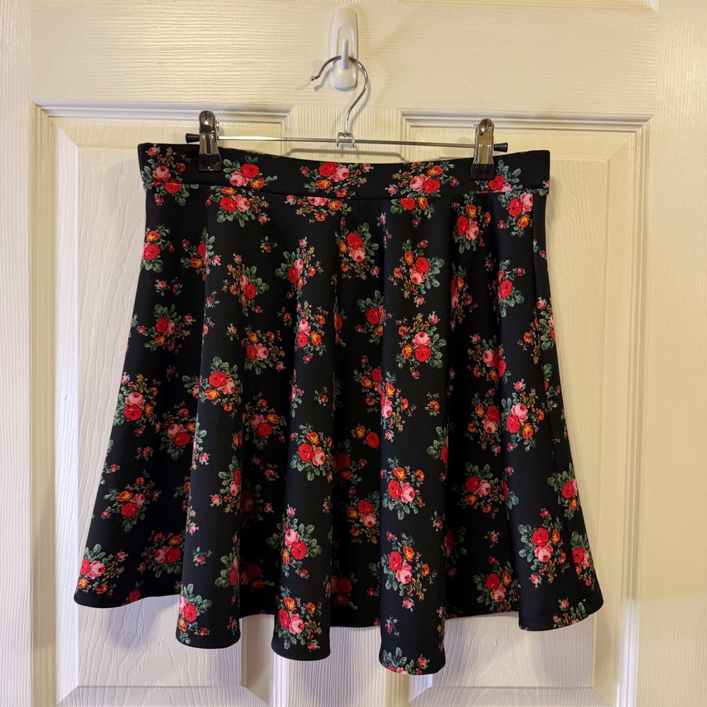 Dina Couture Womens Black Red Floral Skater Mini Skirt Large 2102SK13469 Rose